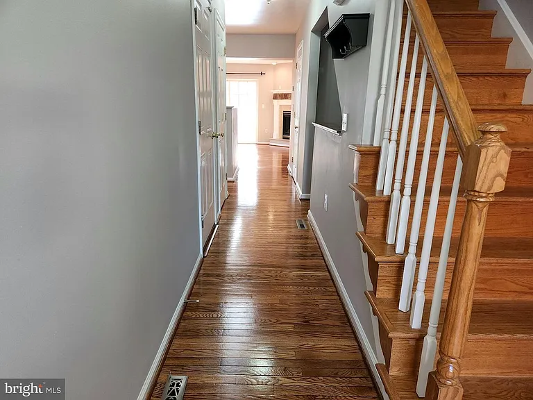 125 Vernon Ct — Photo 27