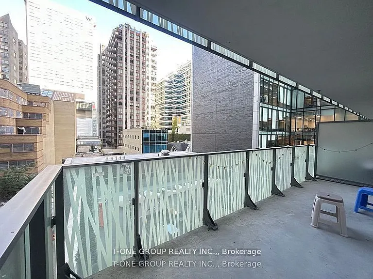 42 Charles St E #407 — Photo 9