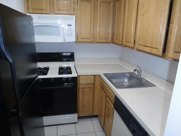 3208 Union St #2C — Photo 4