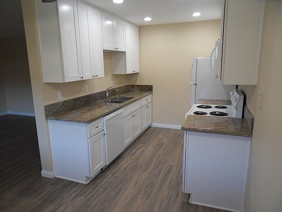 5th image of 2094 E Grand Ave Unit 35
