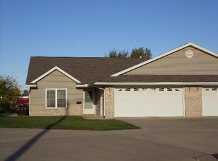 95 8th St, Durant, IA 52747