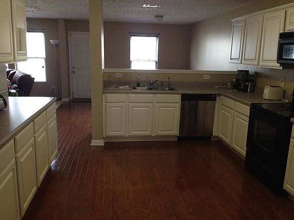 4th image of 424 Creek Oak Dr
