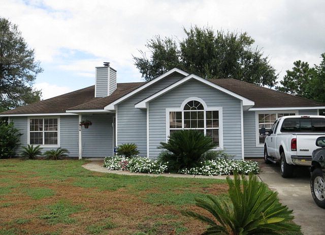 1st image of 214 Sandalwood Cir