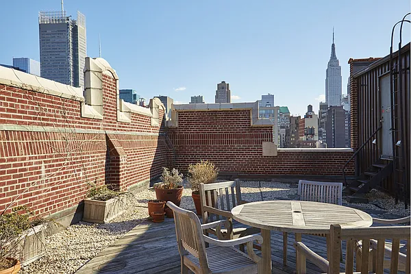 Sold by Stribling | media 4