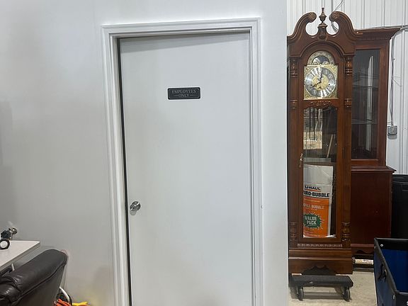 4th image of 4501 Airport Dr #501