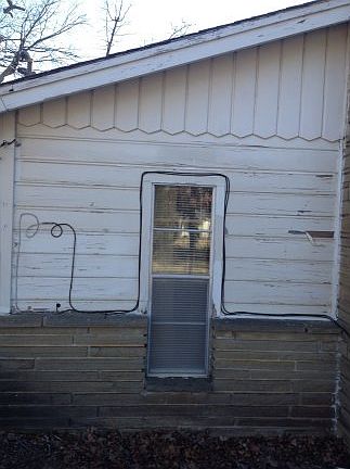 3rd image of 124 E Babock St