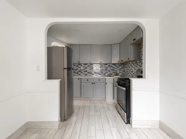 623 Avenue Y image 1 of 17