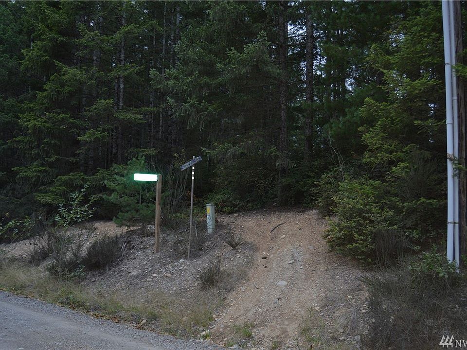 1st image of 13 NE Blacksmith Dr