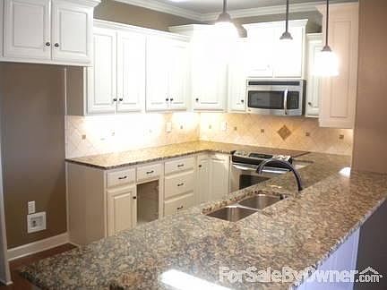 4th image of 7121 Stonehenge Dr