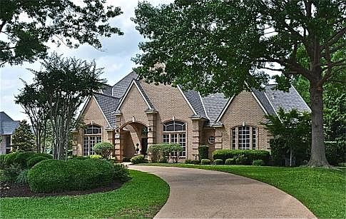 3rd image of 1300 Alexandra Ct