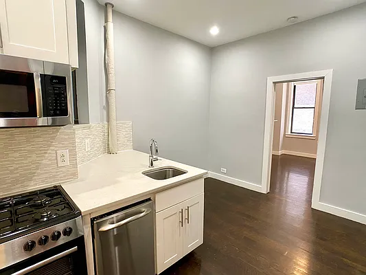 Rented by Tourma Realty LLC | media 17