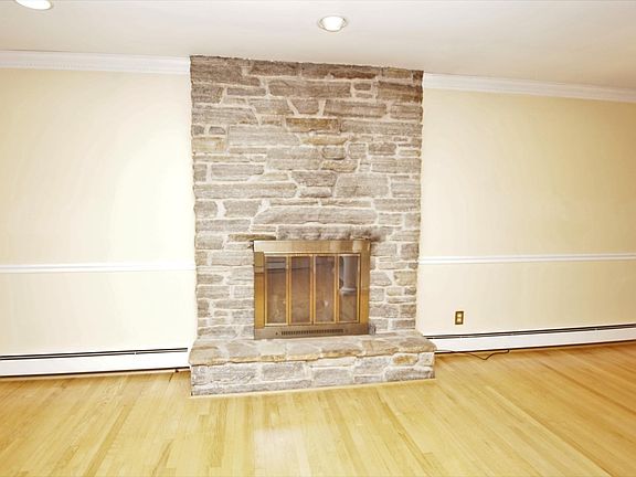 5th image of 9408 Dawn Dr