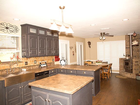 Kitchen and Breakfast Nook