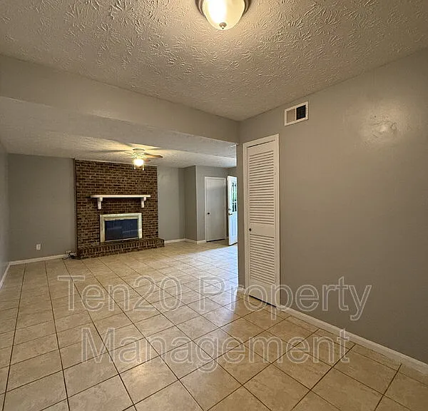6200 Olde Towne Dr #A — Photo 11