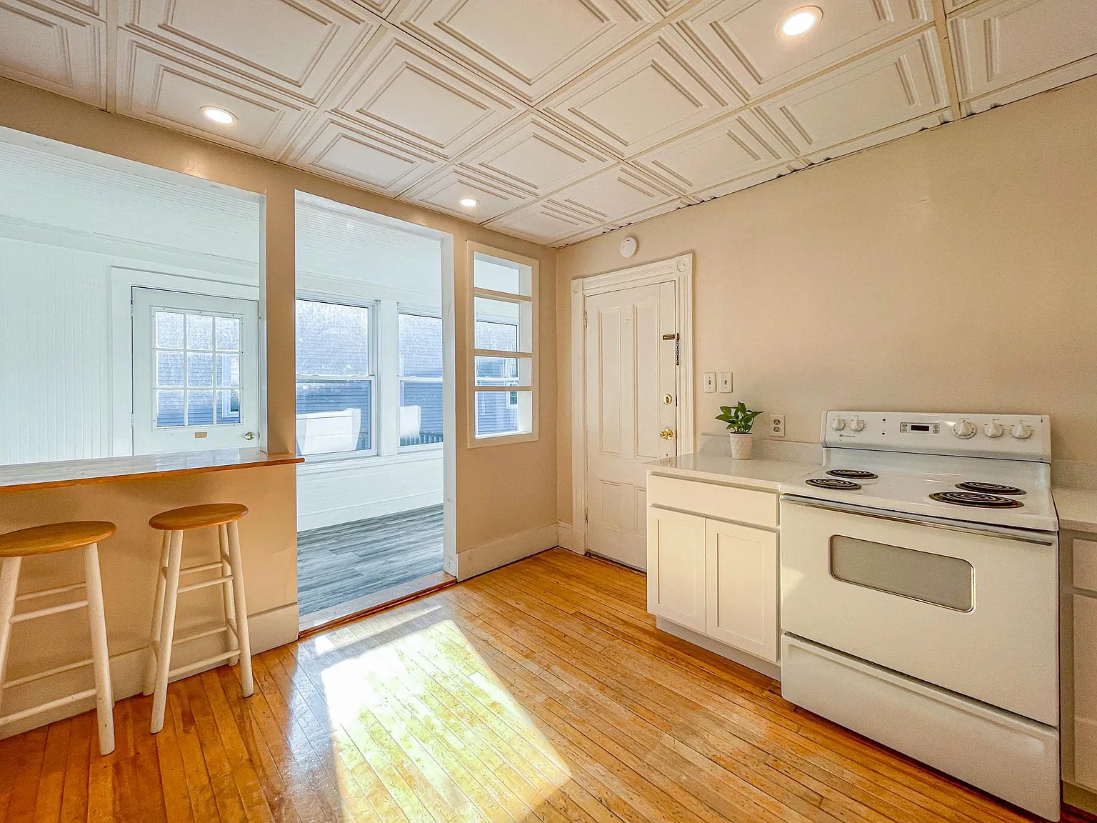 2 bed, 1100 sqft, $2,600 — Photo 4