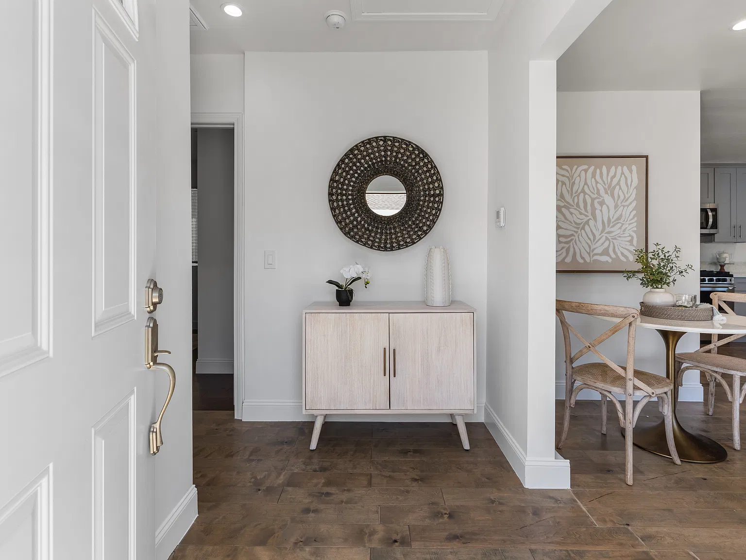 2 bed, 720 sqft, $2,650 — Photo 1