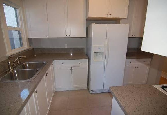 5th image of 1934 E Florida St