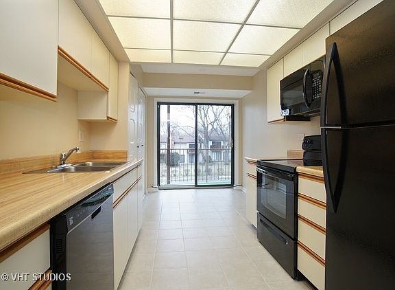 4th image of 250 W Parliament Pl APT 104