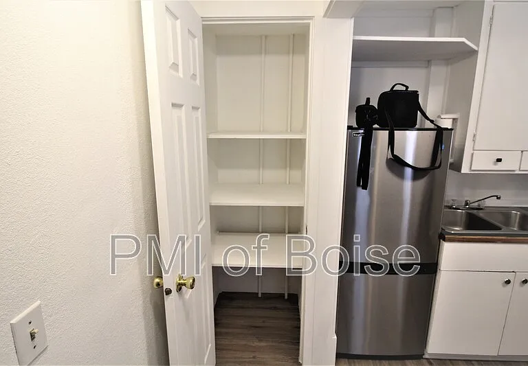 317 E Bannock St #2 — Photo 8