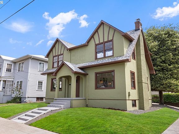 3rd image of 4004 N Montana Ave