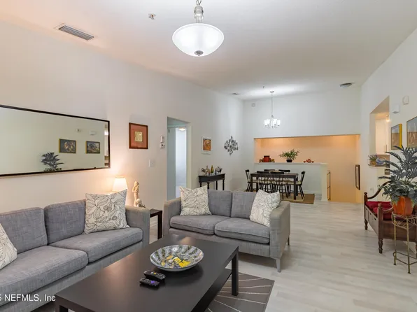 8196 CABIN LAKE Circle #106, Jacksonville, FL 32256