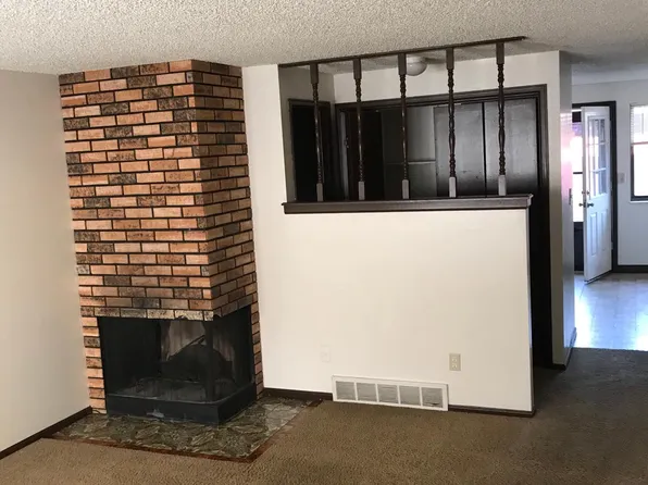 1720 Cambridge Dr, Longmont, CO 80503