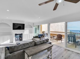23924 De Ville Way APT D, Malibu, CA 90265