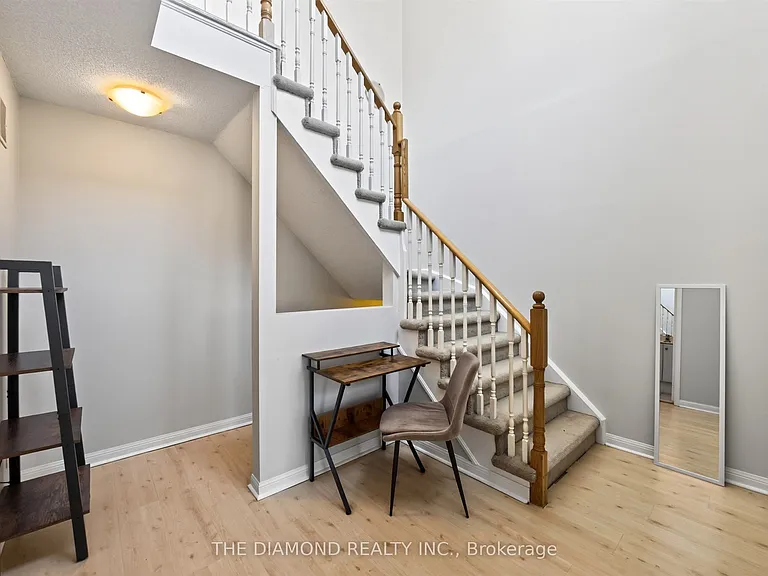 16 Laidlaw St #912 — Photo 15