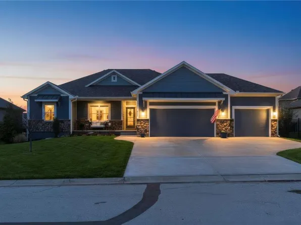 4224 S White Sands Ct, Blue Springs, MO 64015