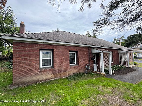 4th image of 103 E Chester Street