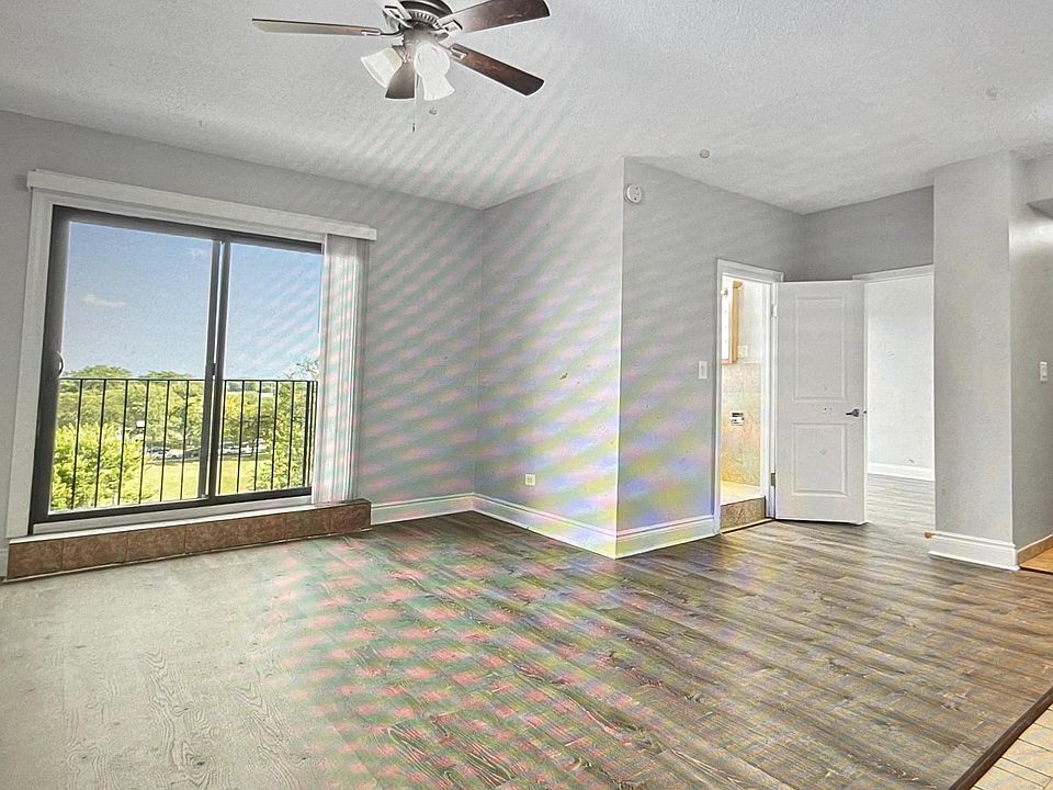1st image of 4522 N Clarendon Ave #30