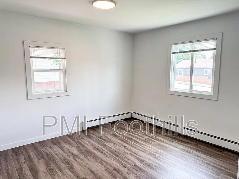 825 E Dartmouth Ave — Photo 8
