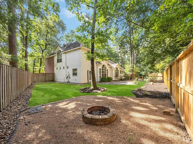 11 Alden Glen Ct — Photo 44