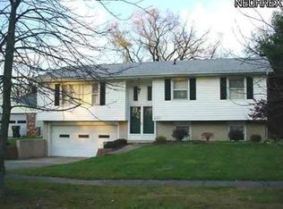 177 Meadow Dr, Elyria, OH
