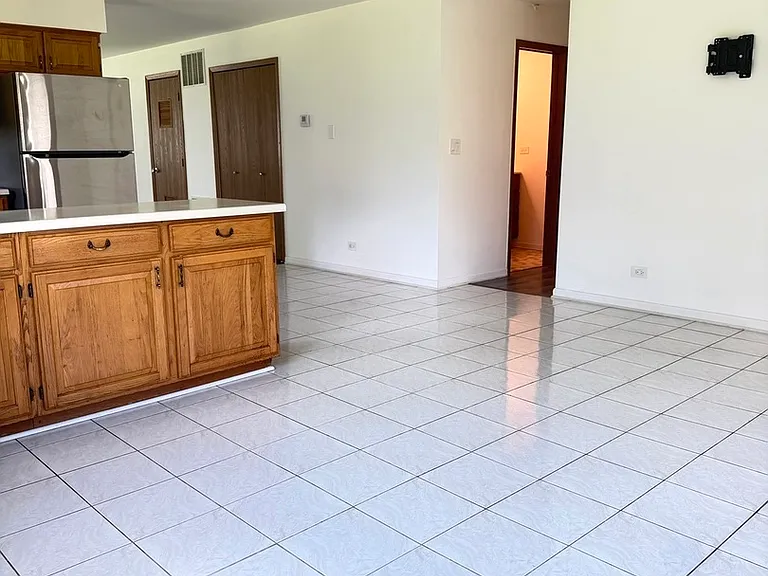 311 Dawn Ct #1 — Photo 3