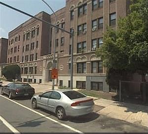 2nd image of 4723 Walnut St APT 206