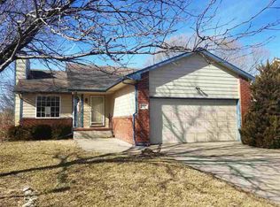 331 Victoria Ct, Newton, KS 67114