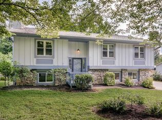 39 Golden Oaks Ln, Fletcher, NC 28732