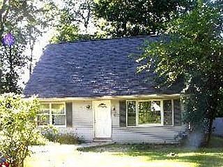 1st image of 21 Woodland Dr