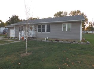 617 S Memorial St, Pittsfield, IL 62363