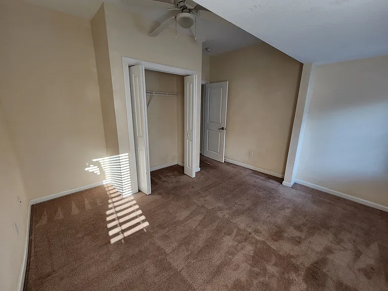 710 W 36th St — Photo 14