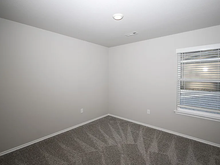 606 Comanche Dr — Photo 21