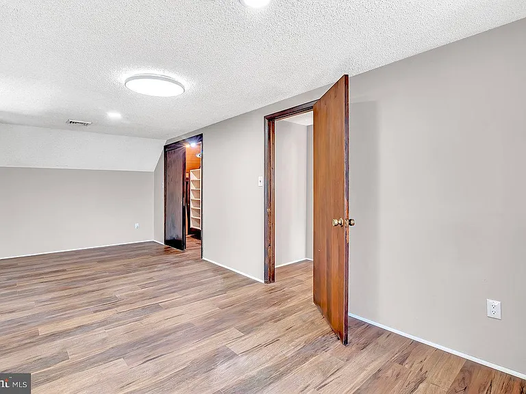32 Cranbury Rd — Photo 18