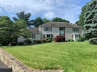 20 Heritage Hill Rd, Norwalk, CT 06851