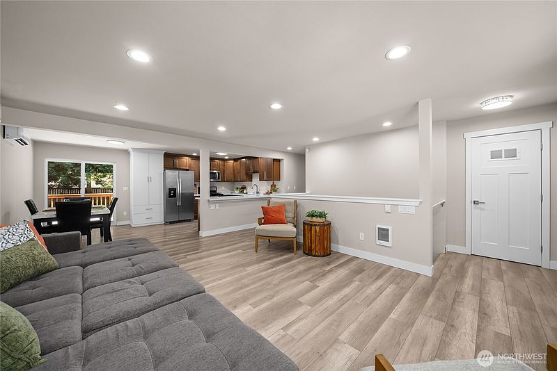 4th image of 14310 176th Avenue SE