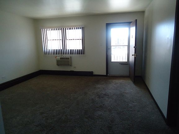 2nd image of 8244 W 87th St APT 12