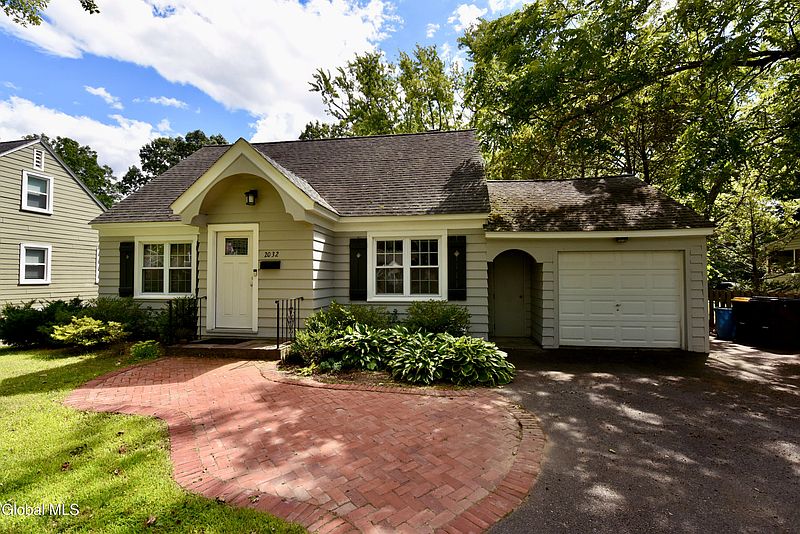 2nd image of 2032 Hoover Road