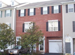 41 Meadow Ln, Nanuet, NY 10954