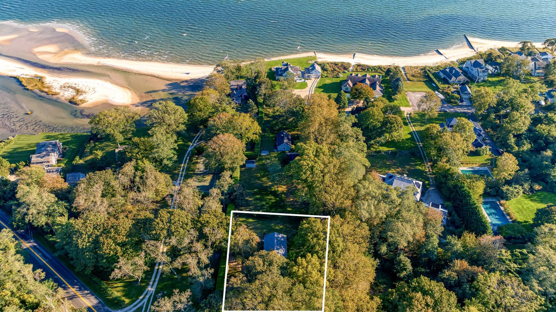 10100 New Suffolk Ave, Cutchogue, NY 11935 Out East