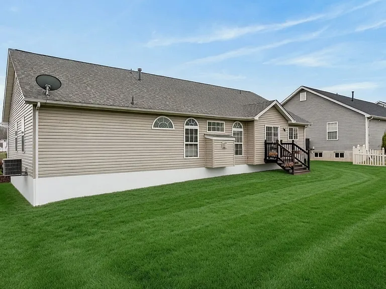 27 Crimson Leaf Ct — Photo 42
